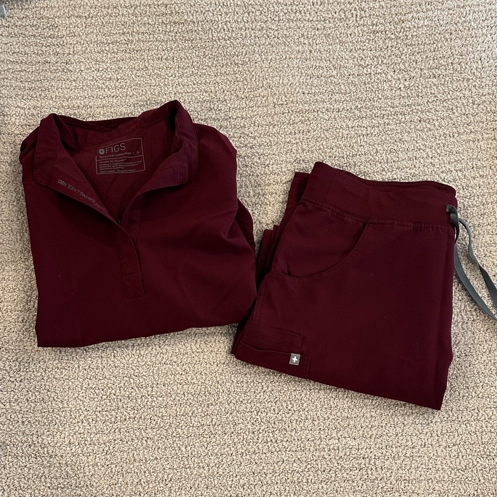 Women’s Figs Maroon Scrub Set Small Rafaela Top Medium Kade Cargo Bottoms
